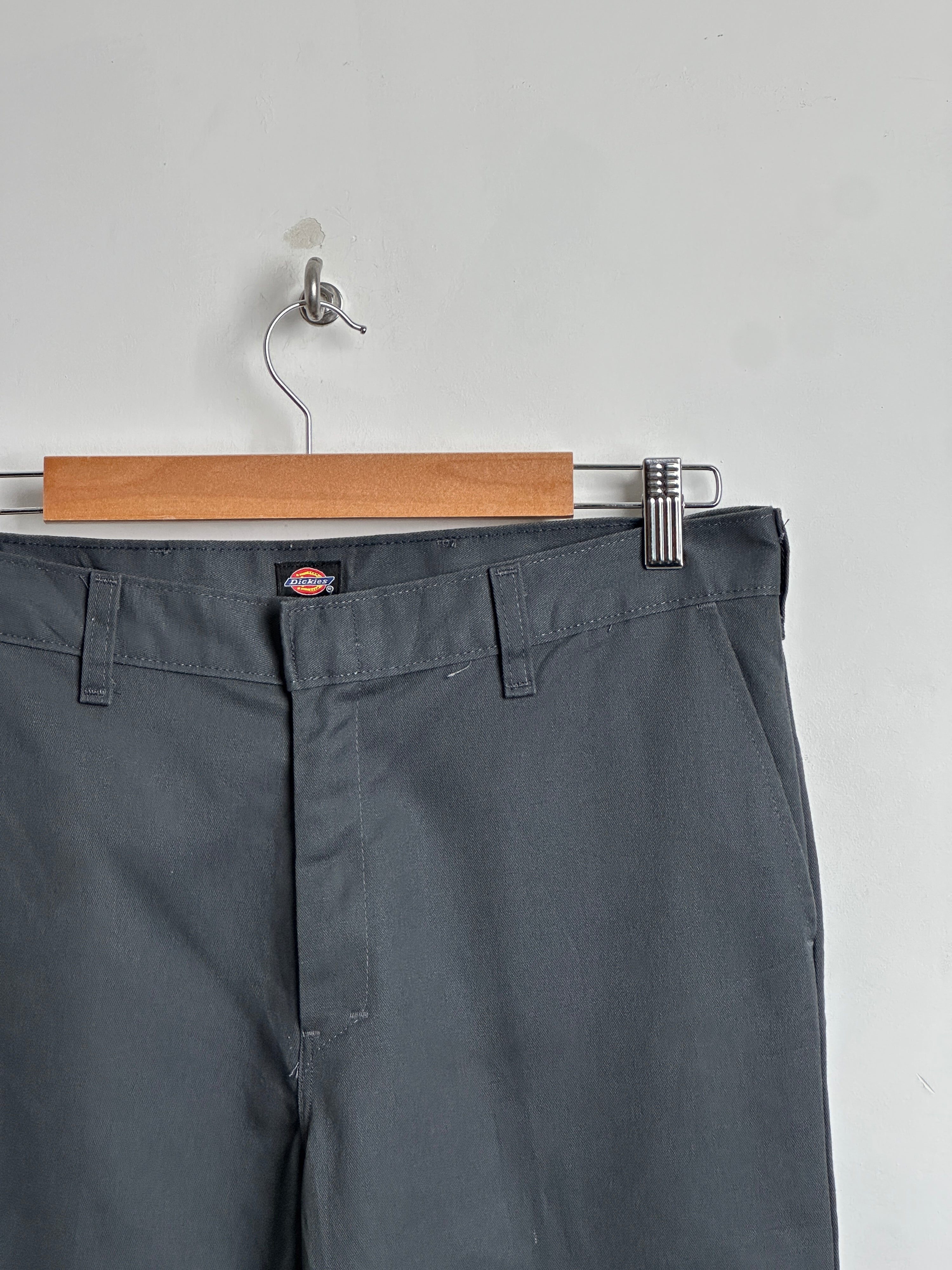 DICKIES PANTS IN GREY