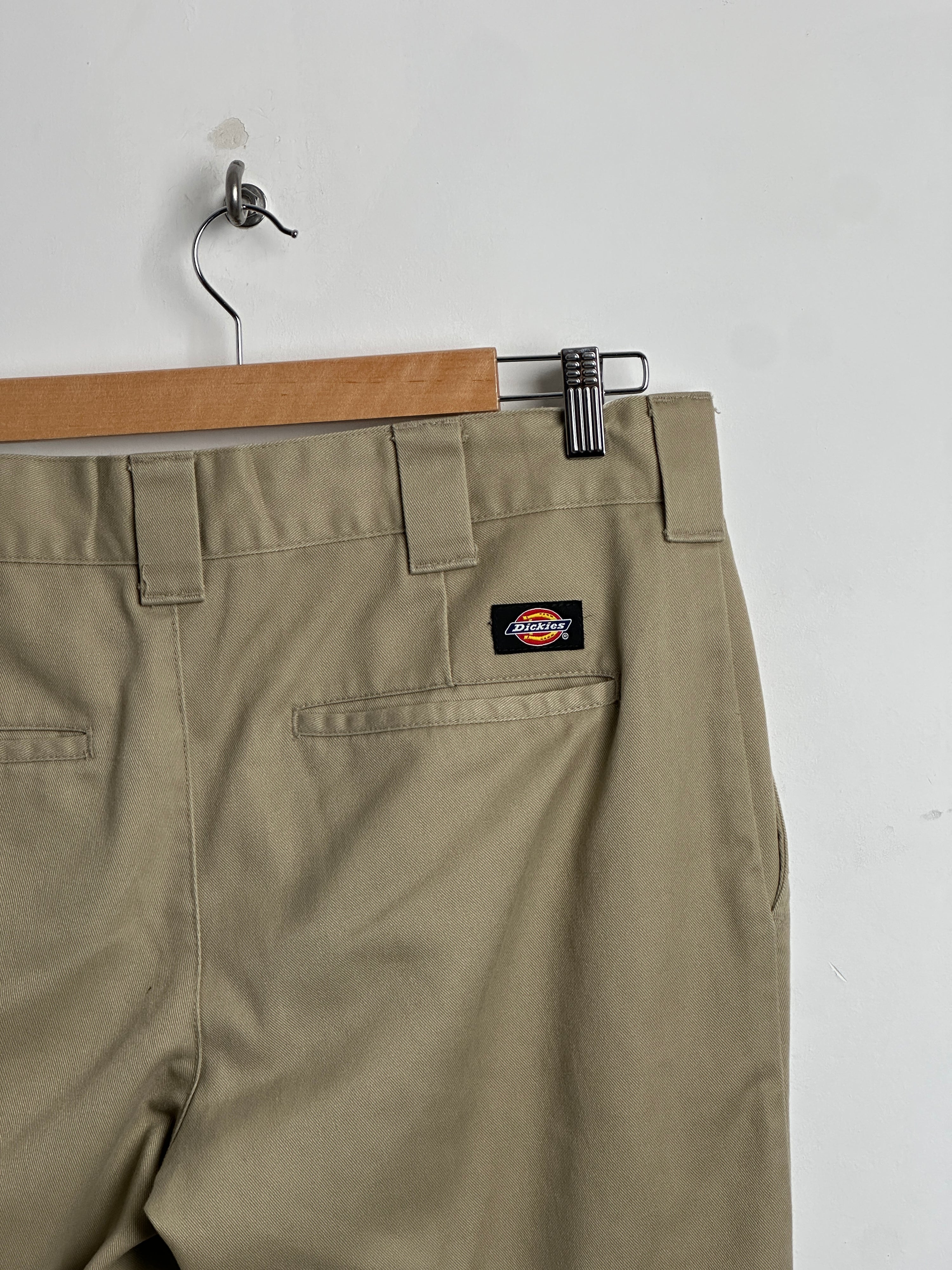 DICKIES PANTS IN LIGHT BROWN