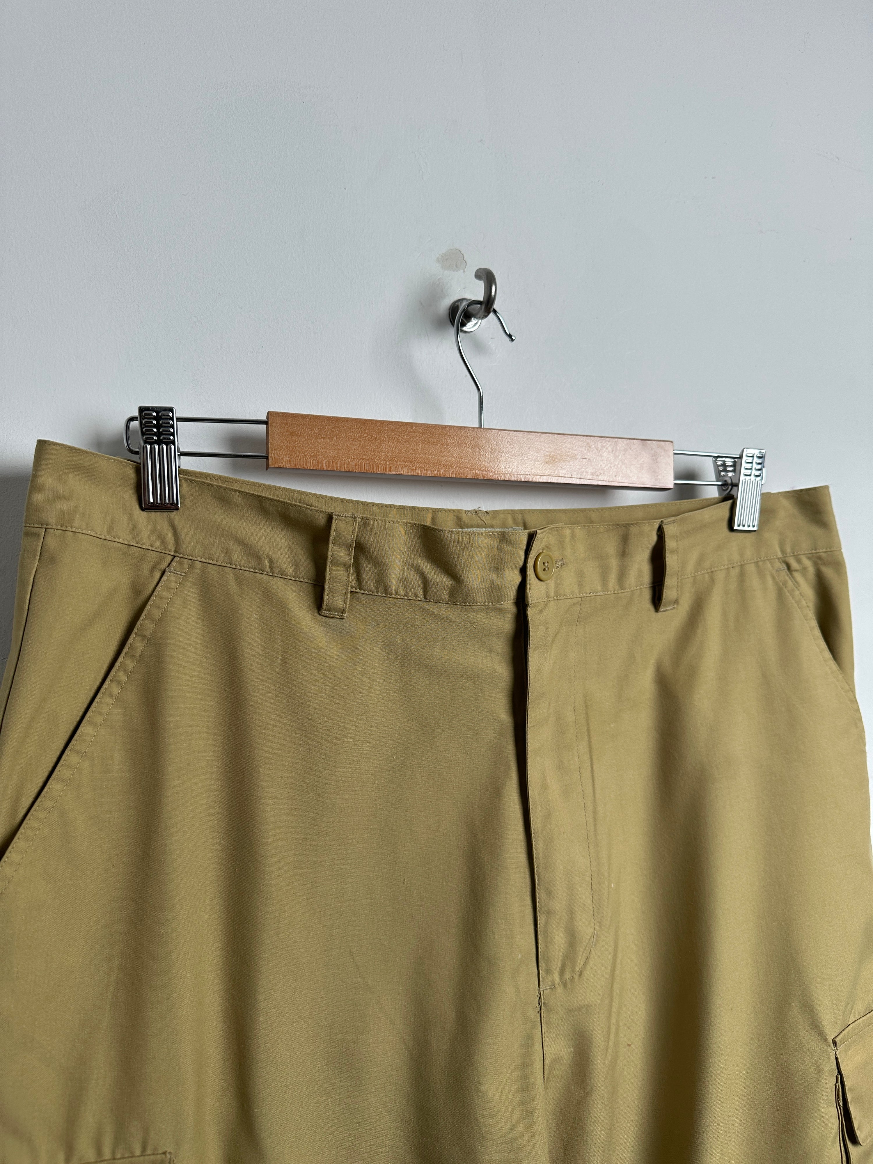 BAKER & CO. PANTS IN BEIGE