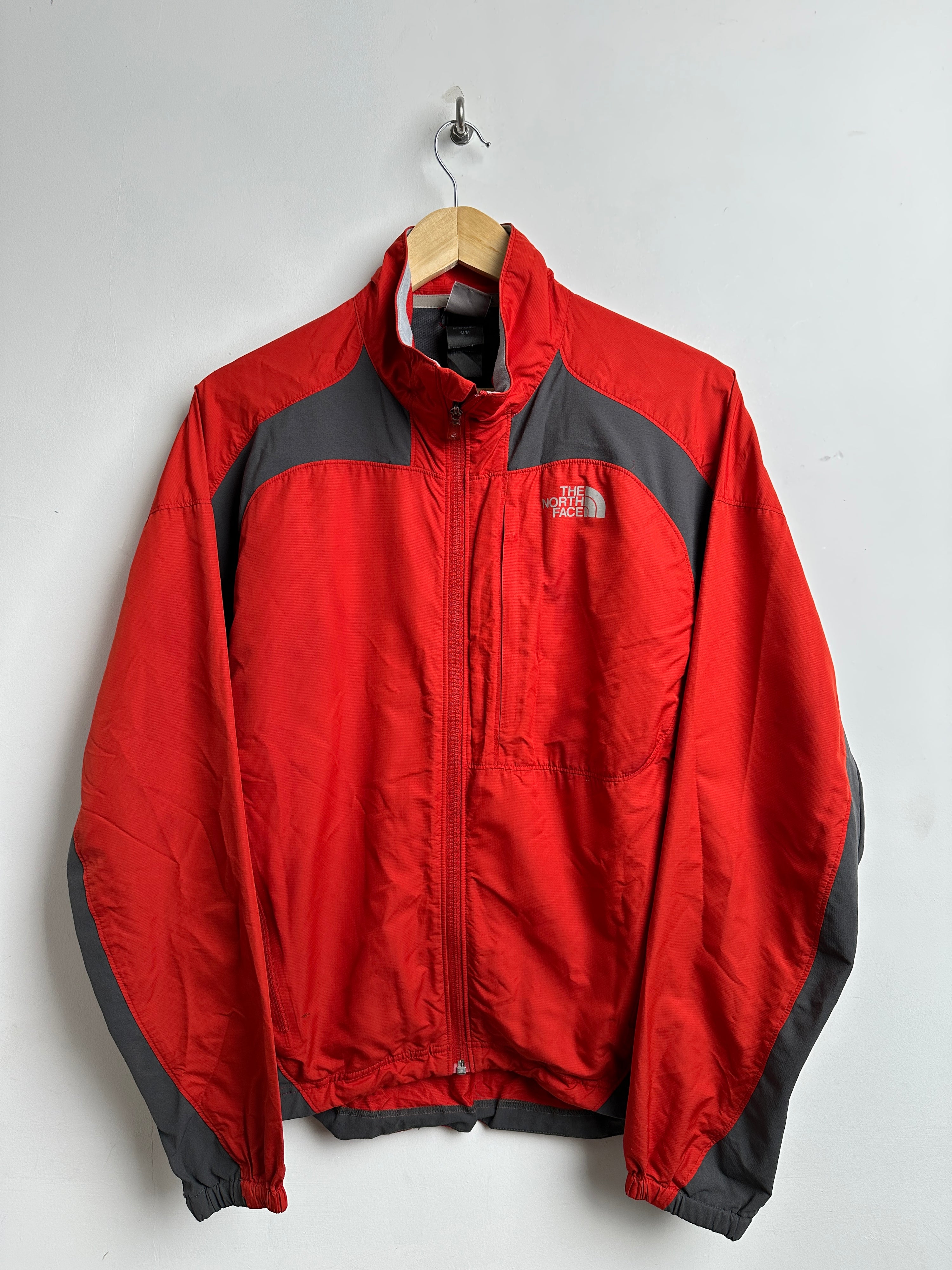 THE NORTH FACE windbreaker in red