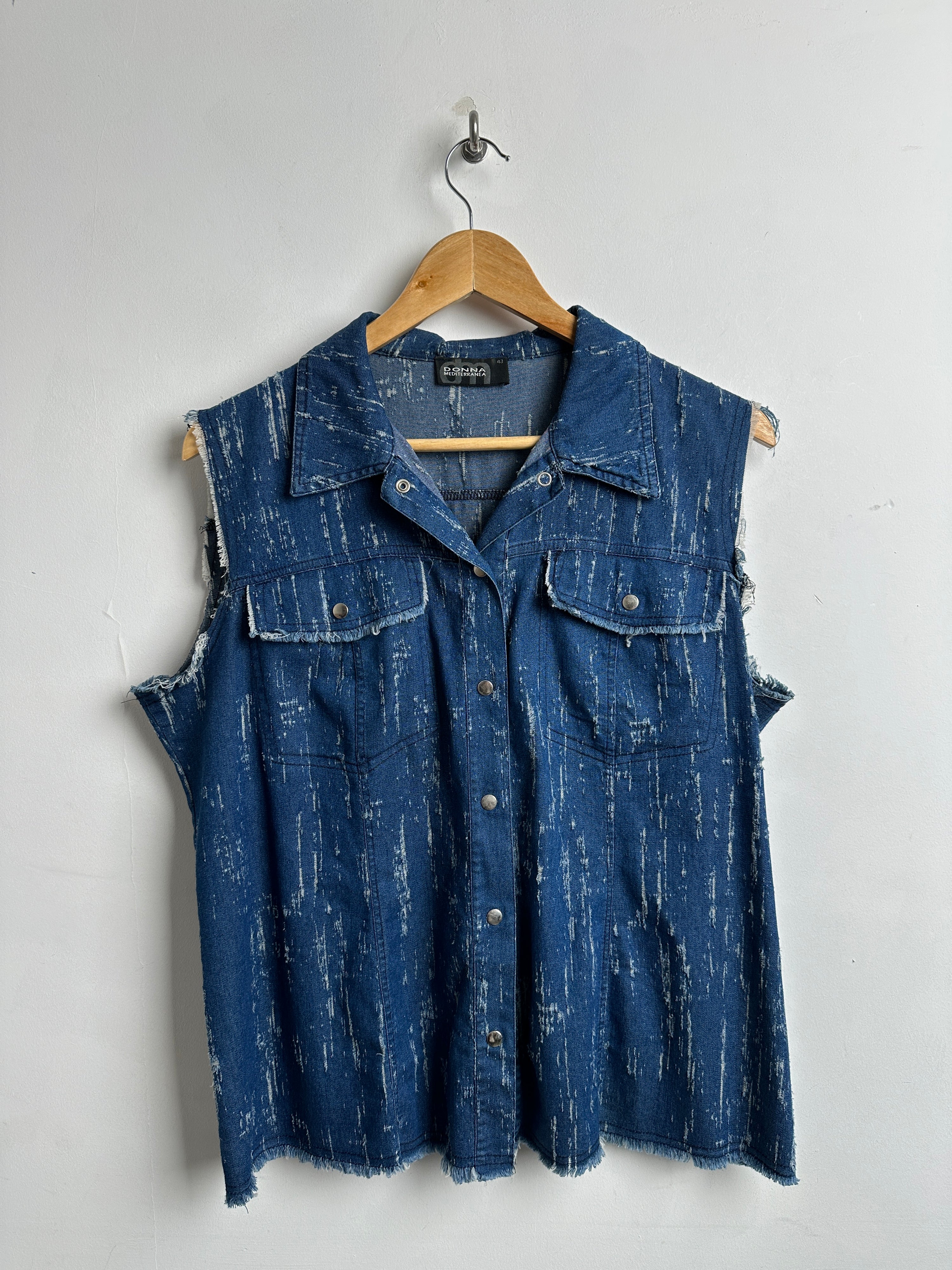 DONNA denim vest in blue - thrift.mt