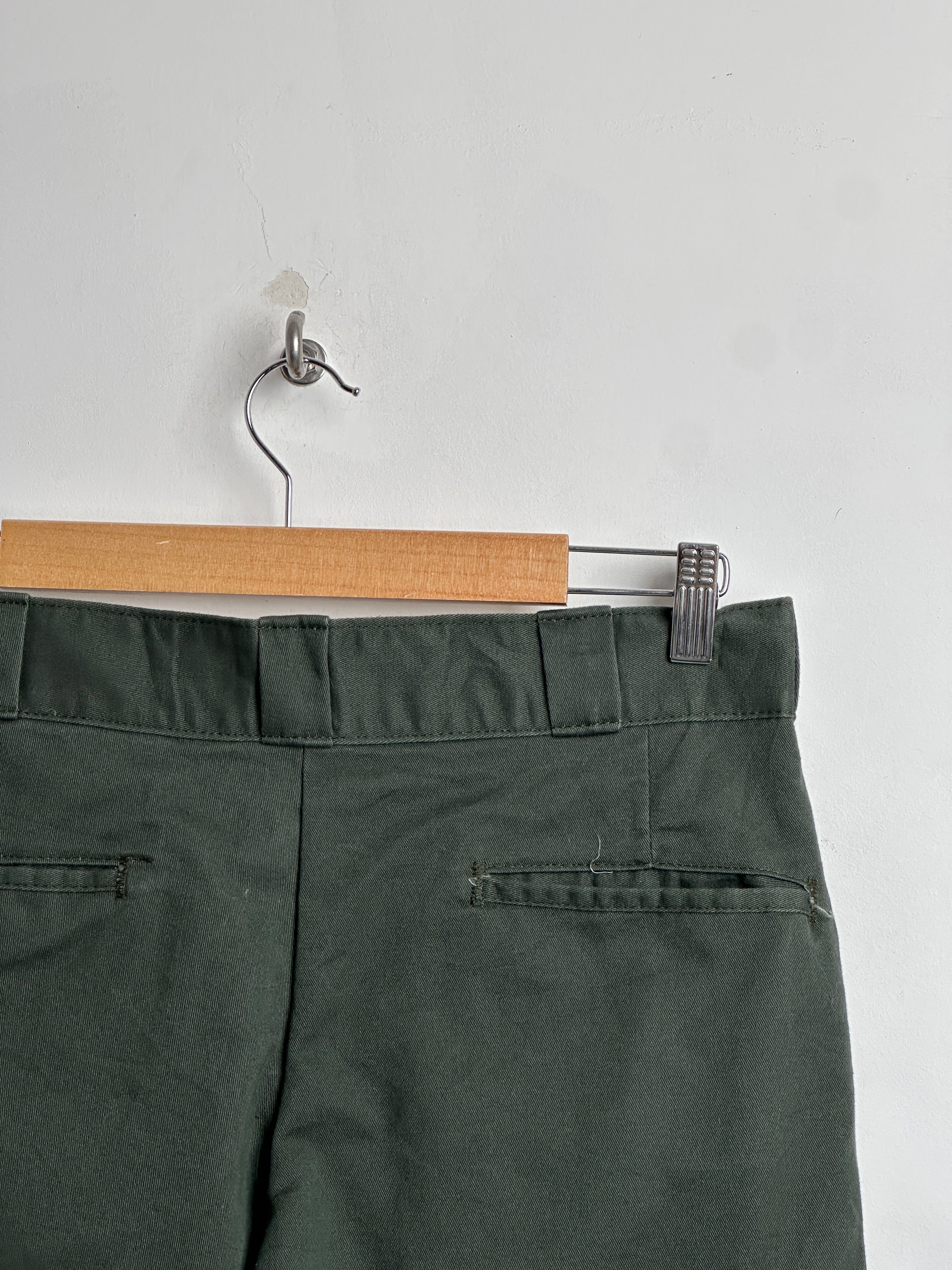 DICKIES jorts in dark green - thrift.mt
