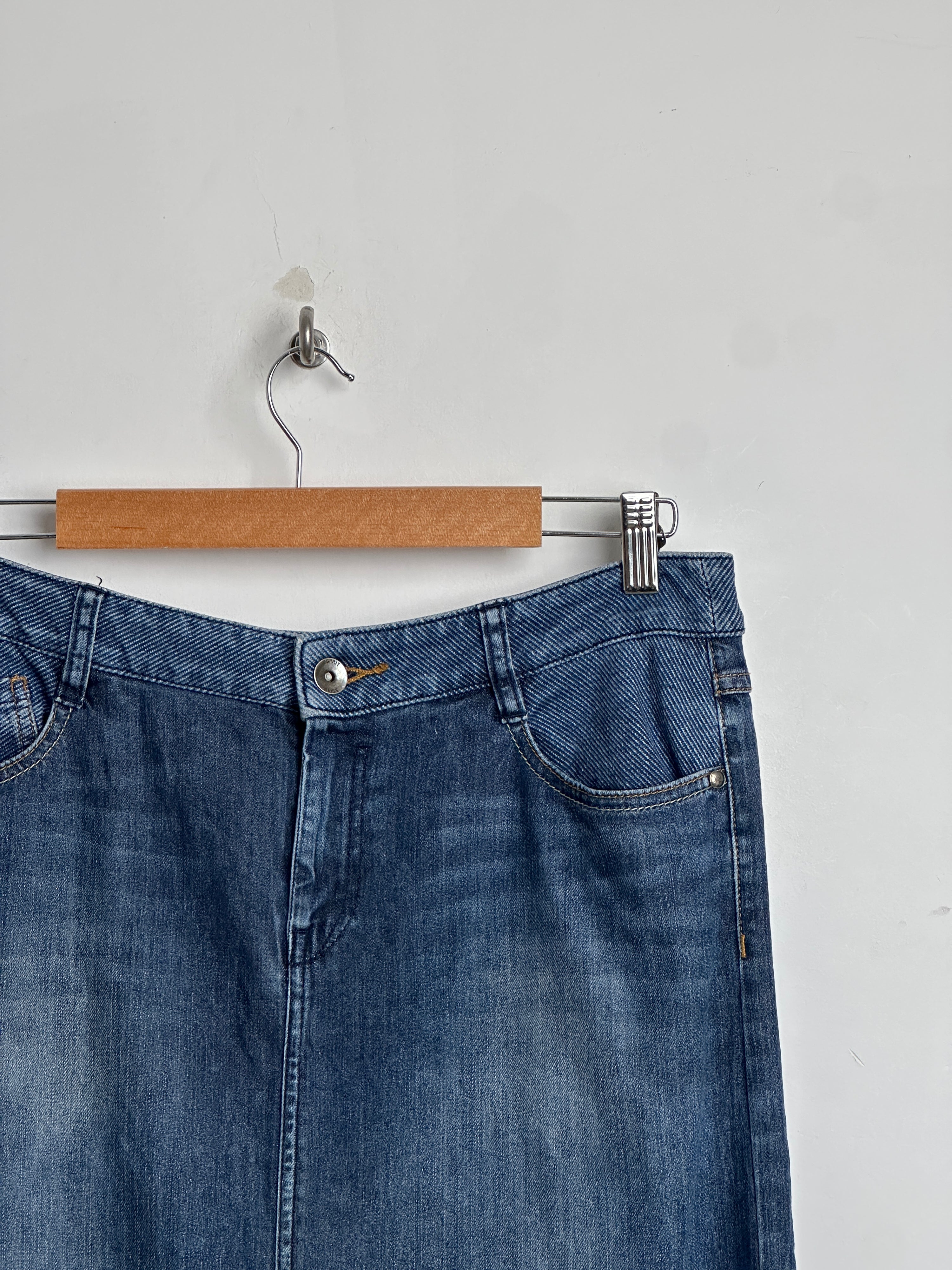 ESPIRIT denim skirt in blue with a slit