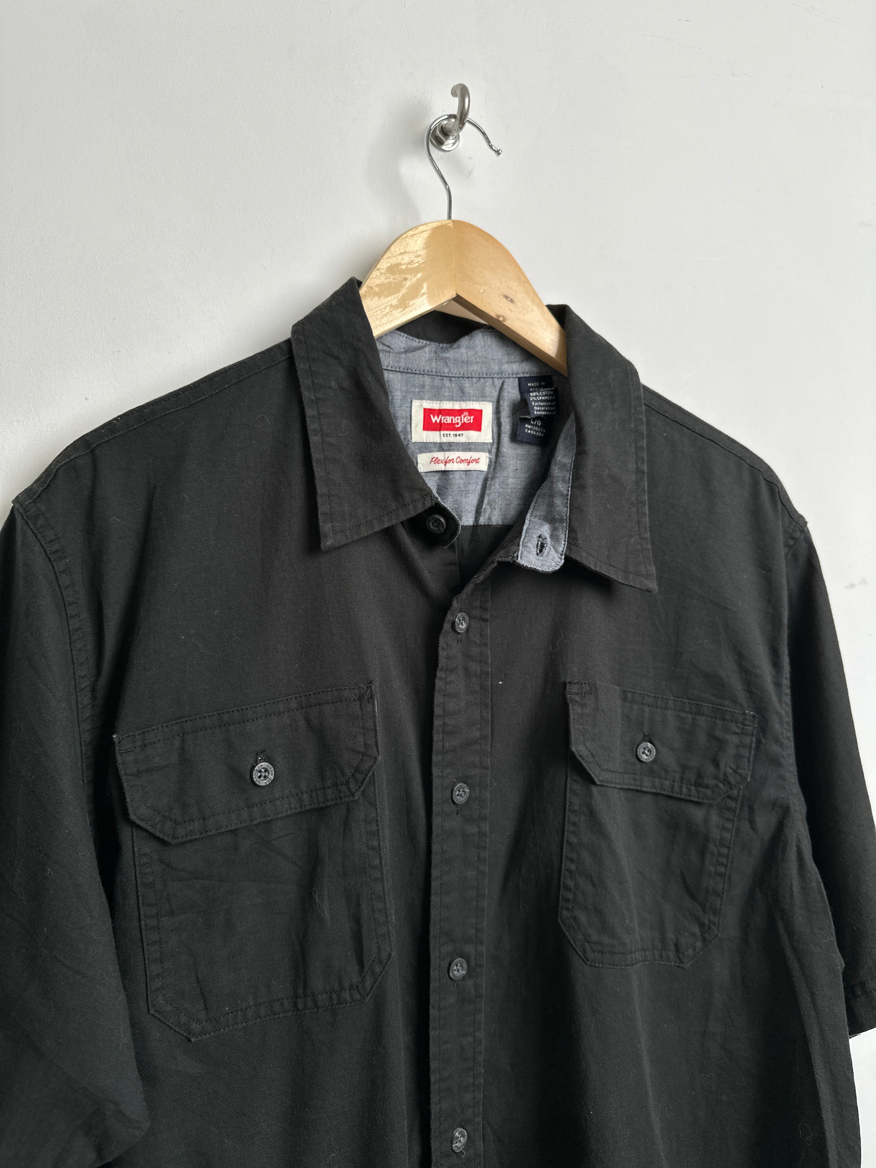 Wrangler short-sleeve shirt in black