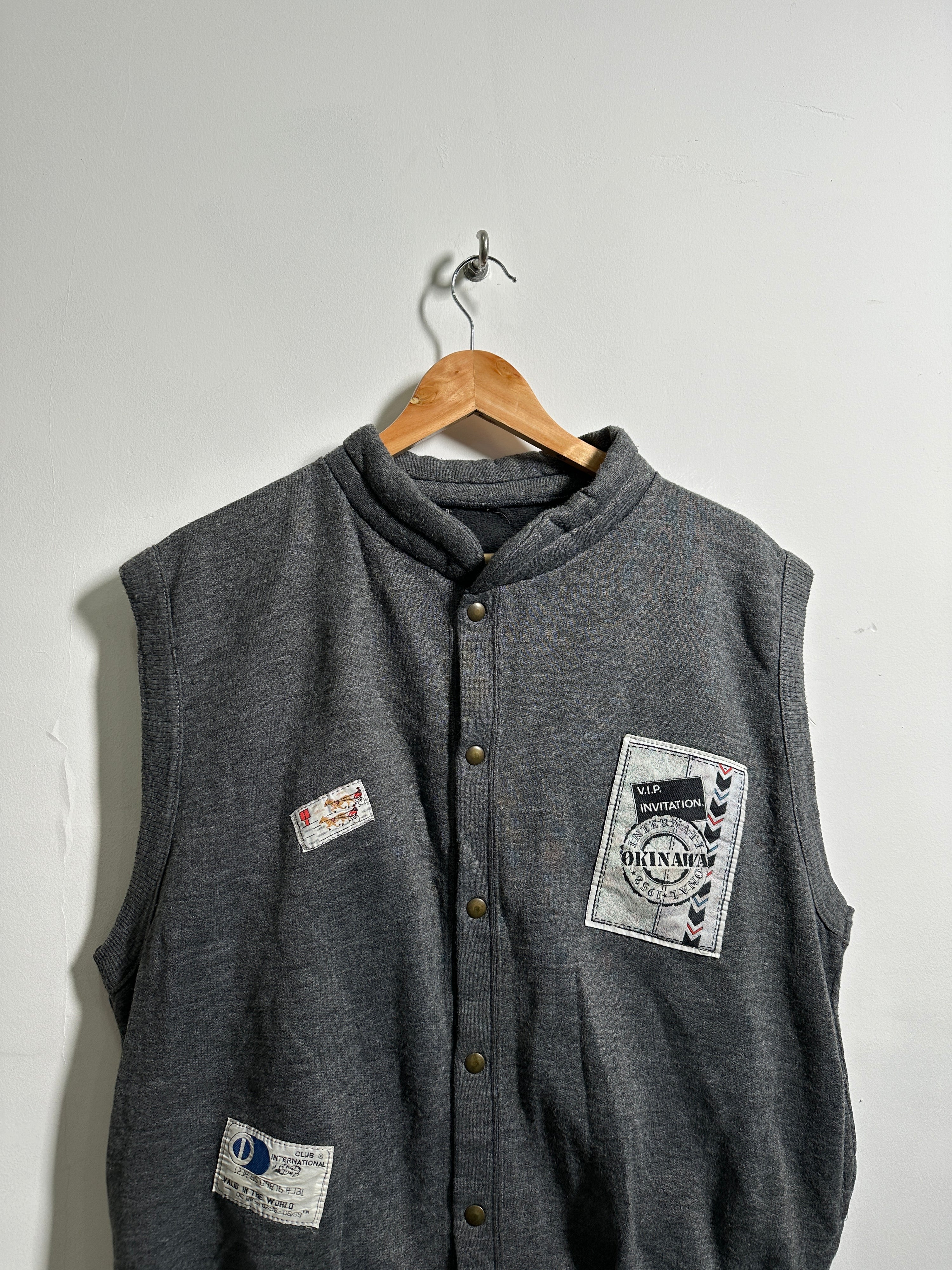 Vintage vest button-up with patches in grey