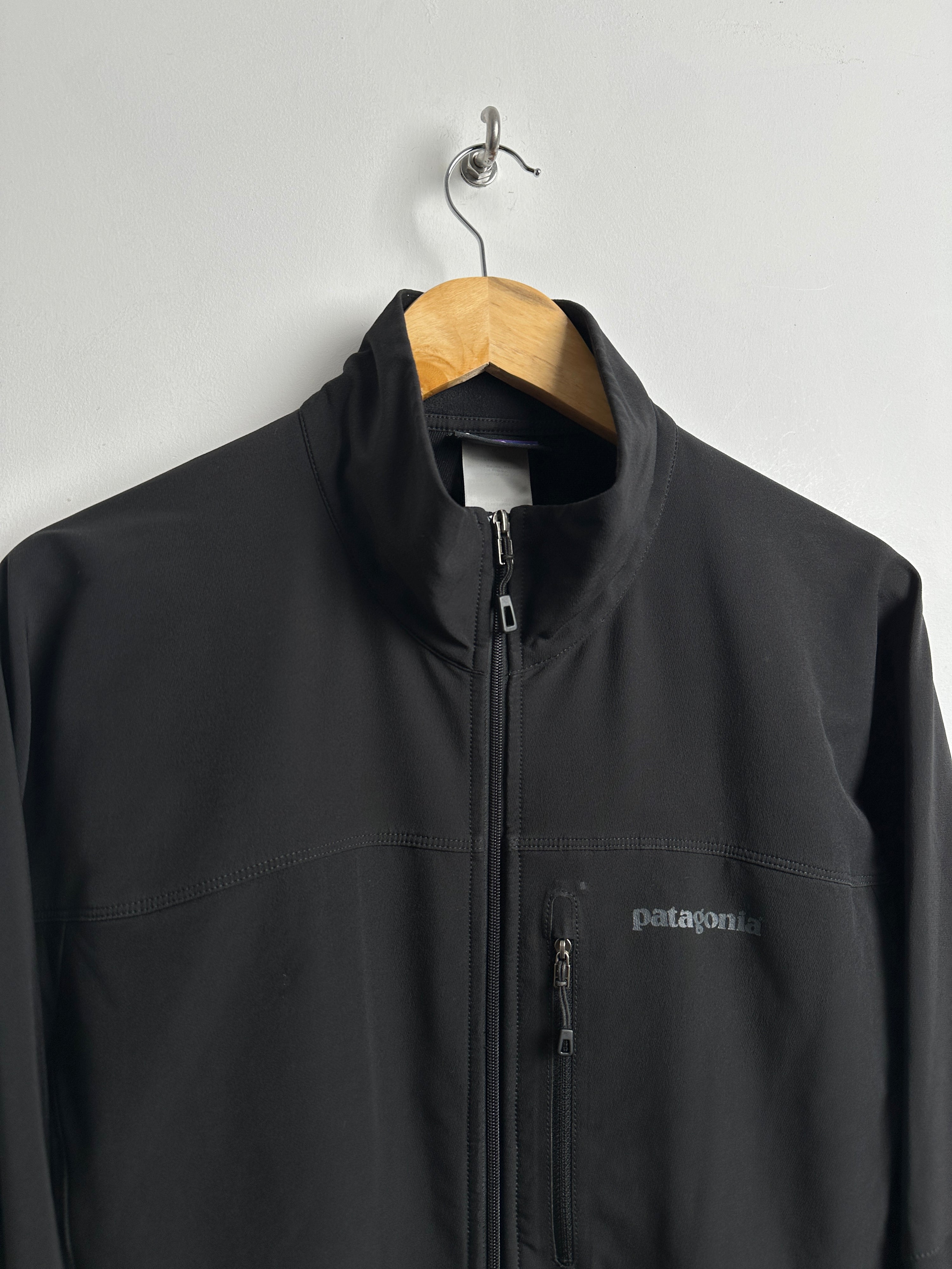 PATAGONIA Softshell water proof zip up in black