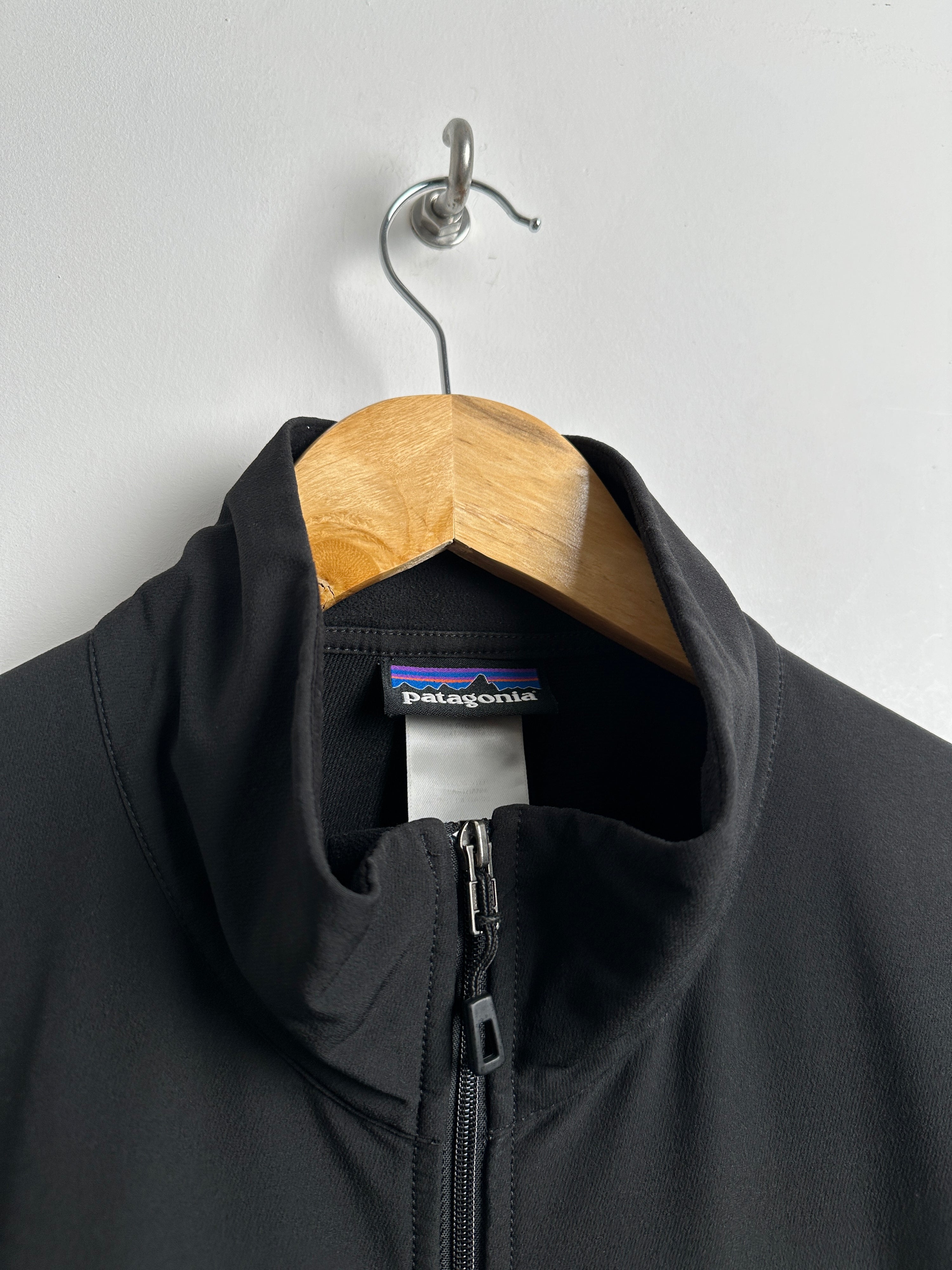 PATAGONIA Softshell water proof zip up in black