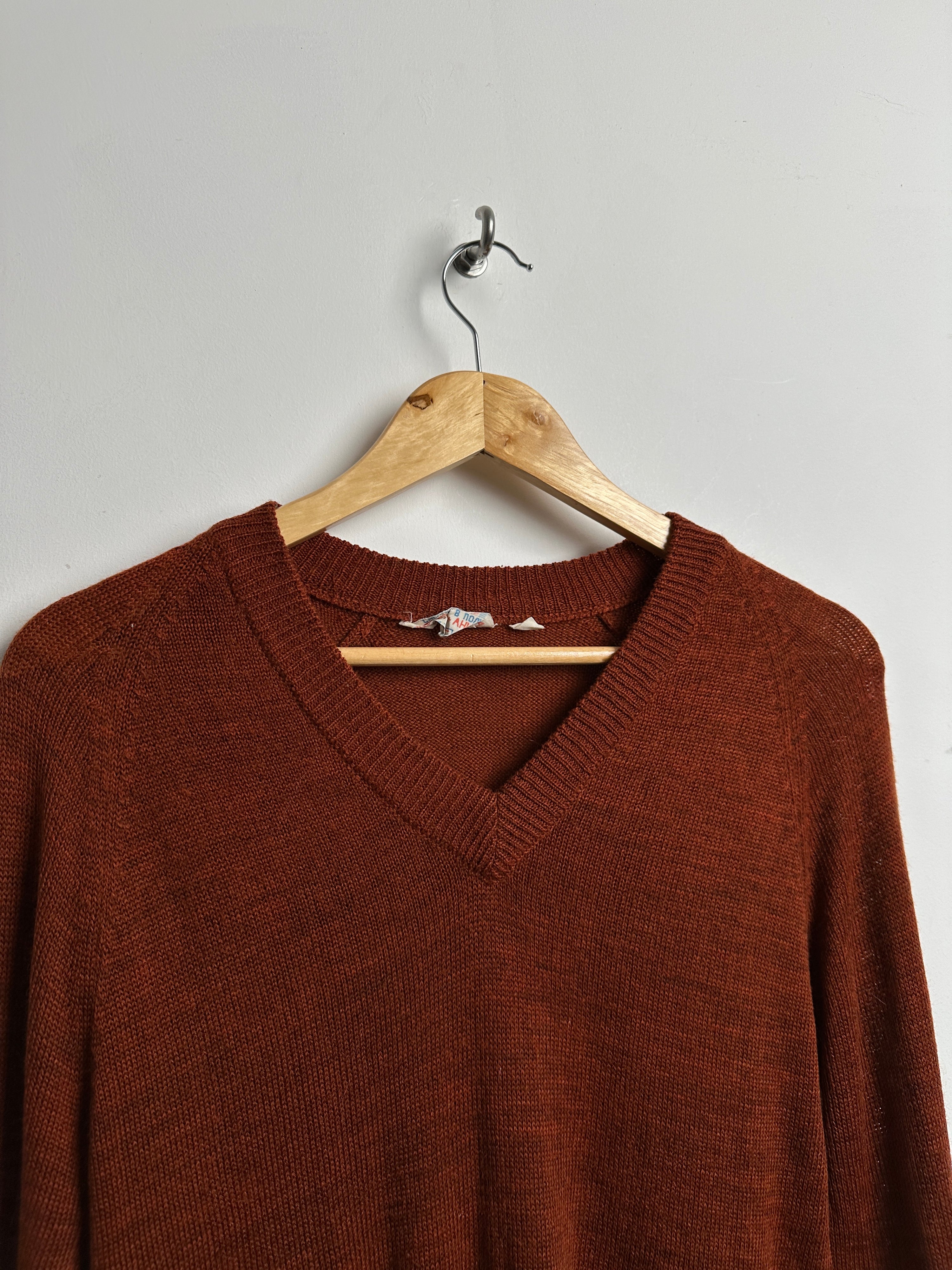 Vintage v-neck knitwear in brown