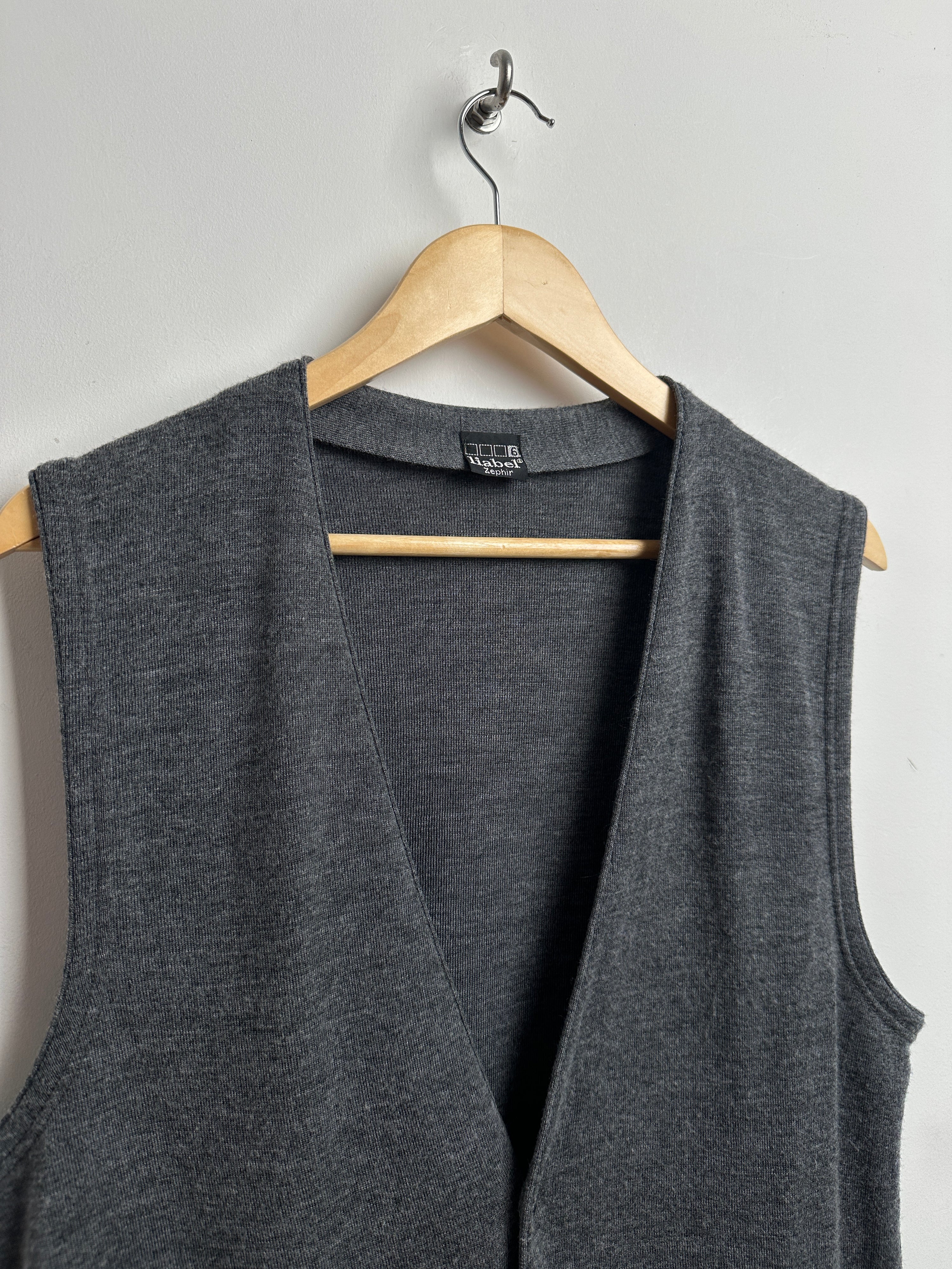 liabel vest in grey