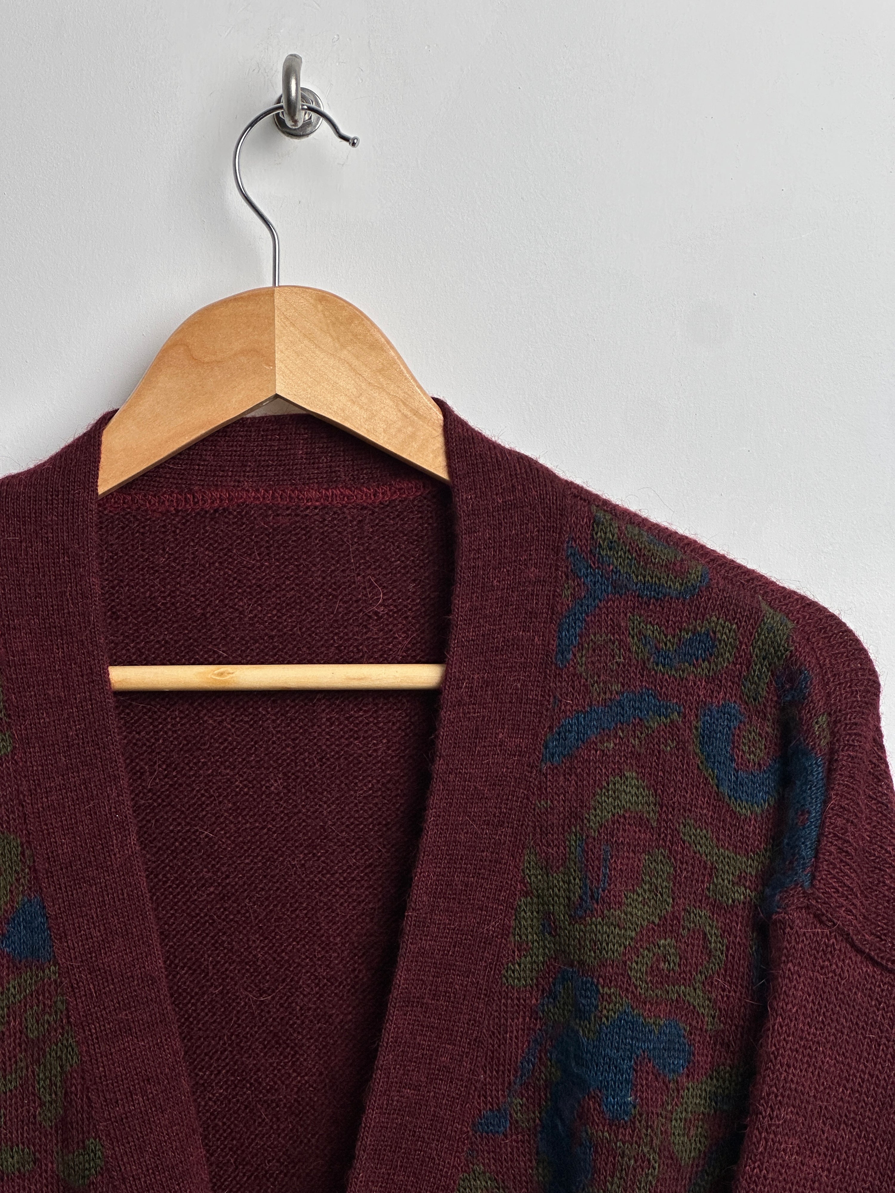 Vintage cardigan in maroon