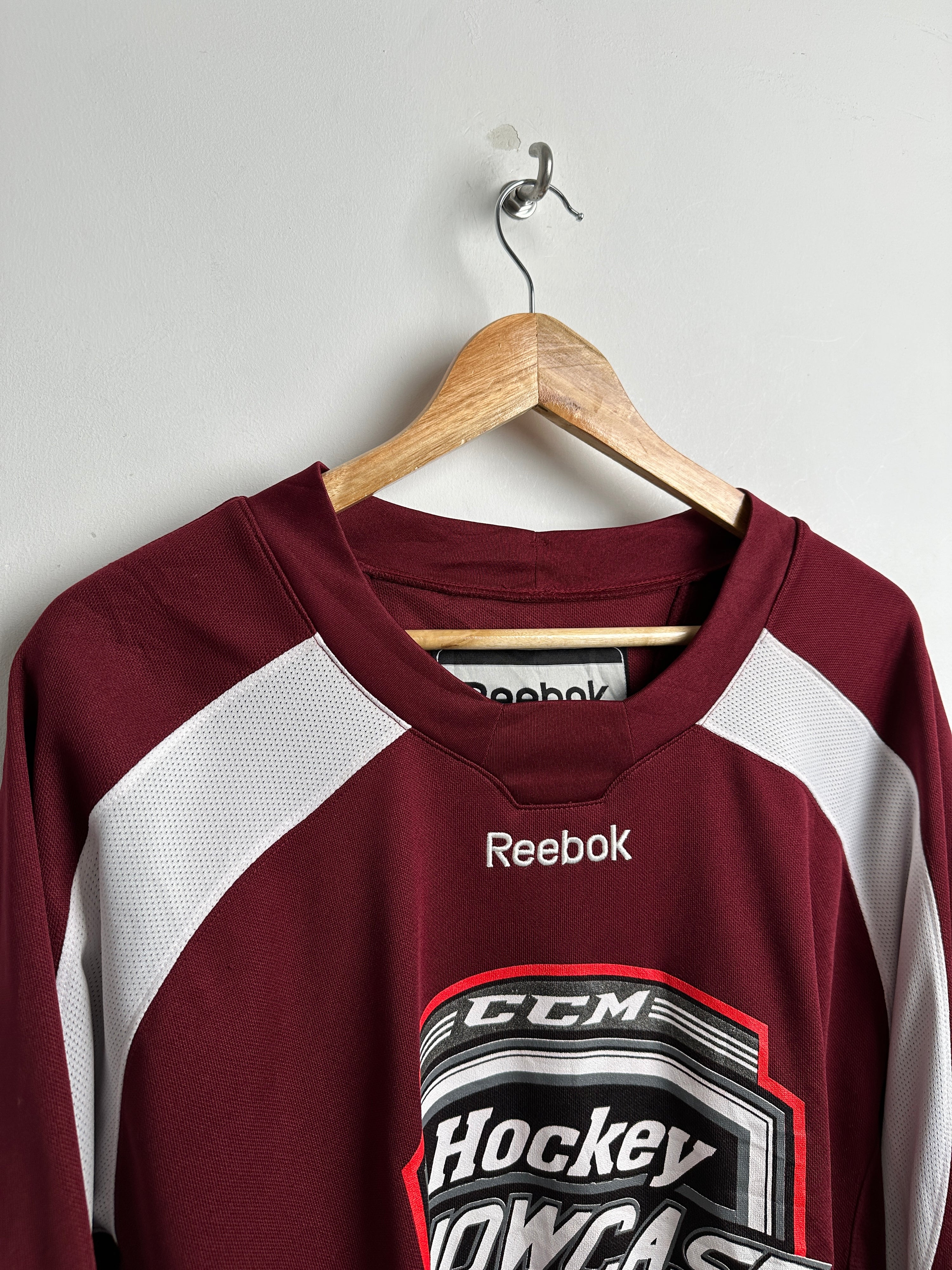 REEBOK Hockey Jersey - thrift.mt