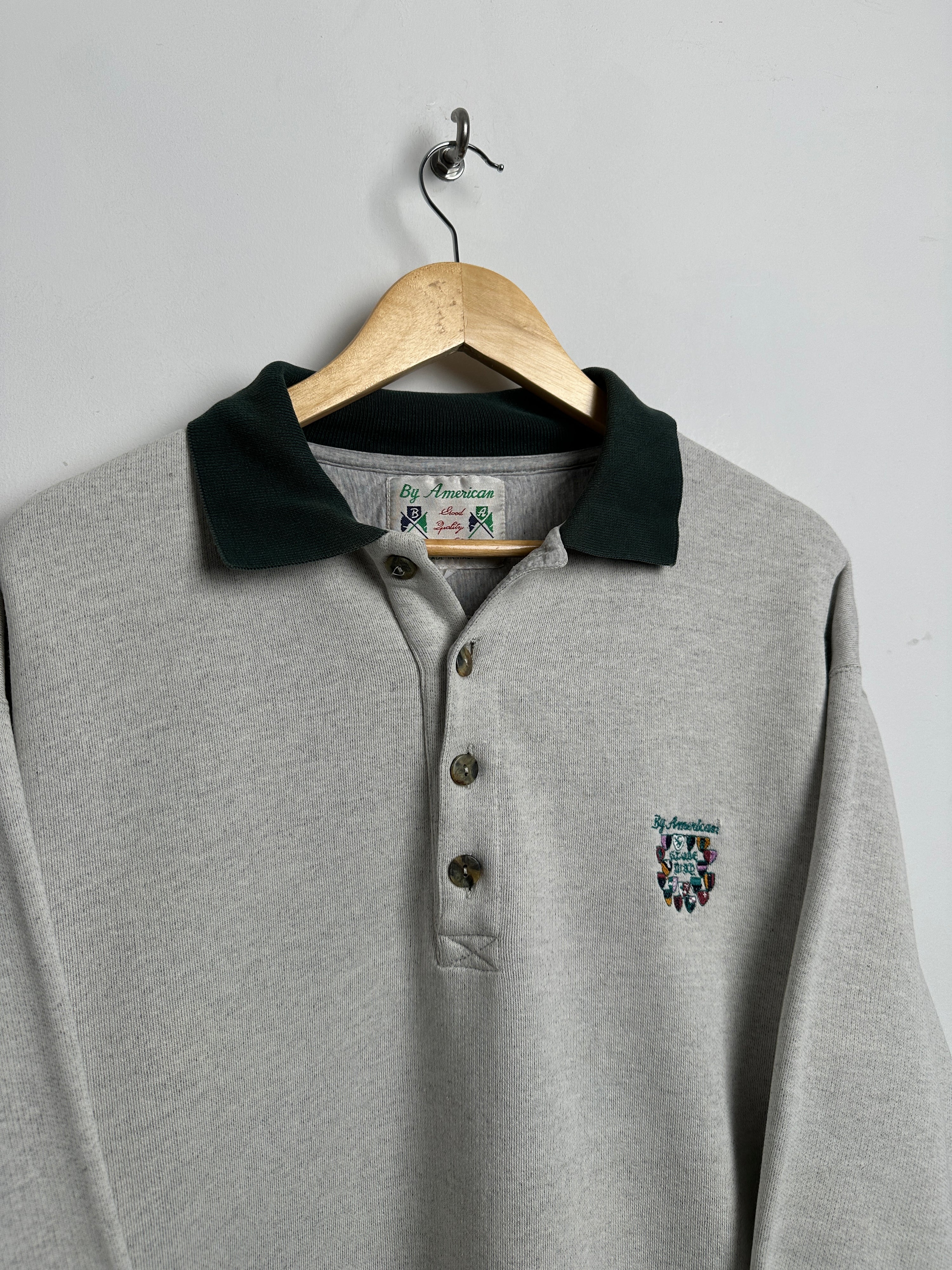 Vintage crewneck with green collar