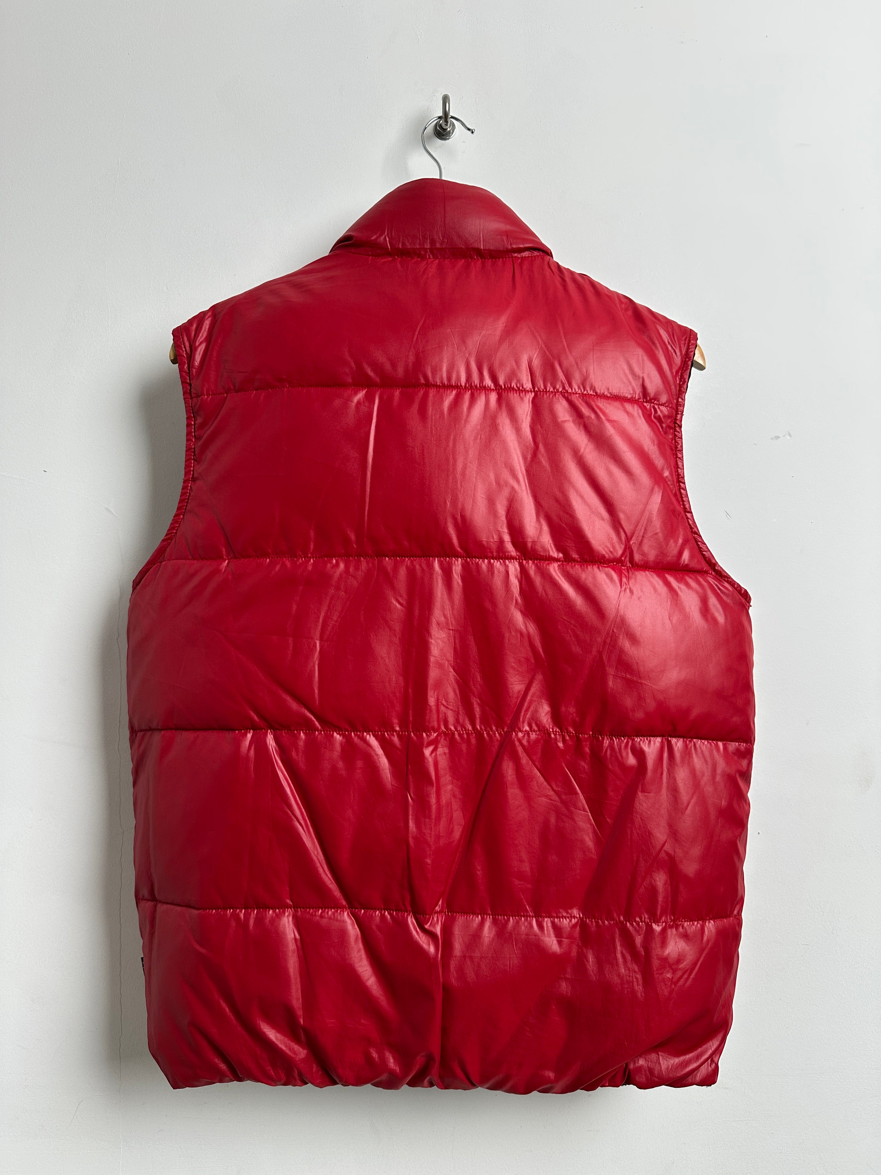 Reversible puffer vest red and plaid