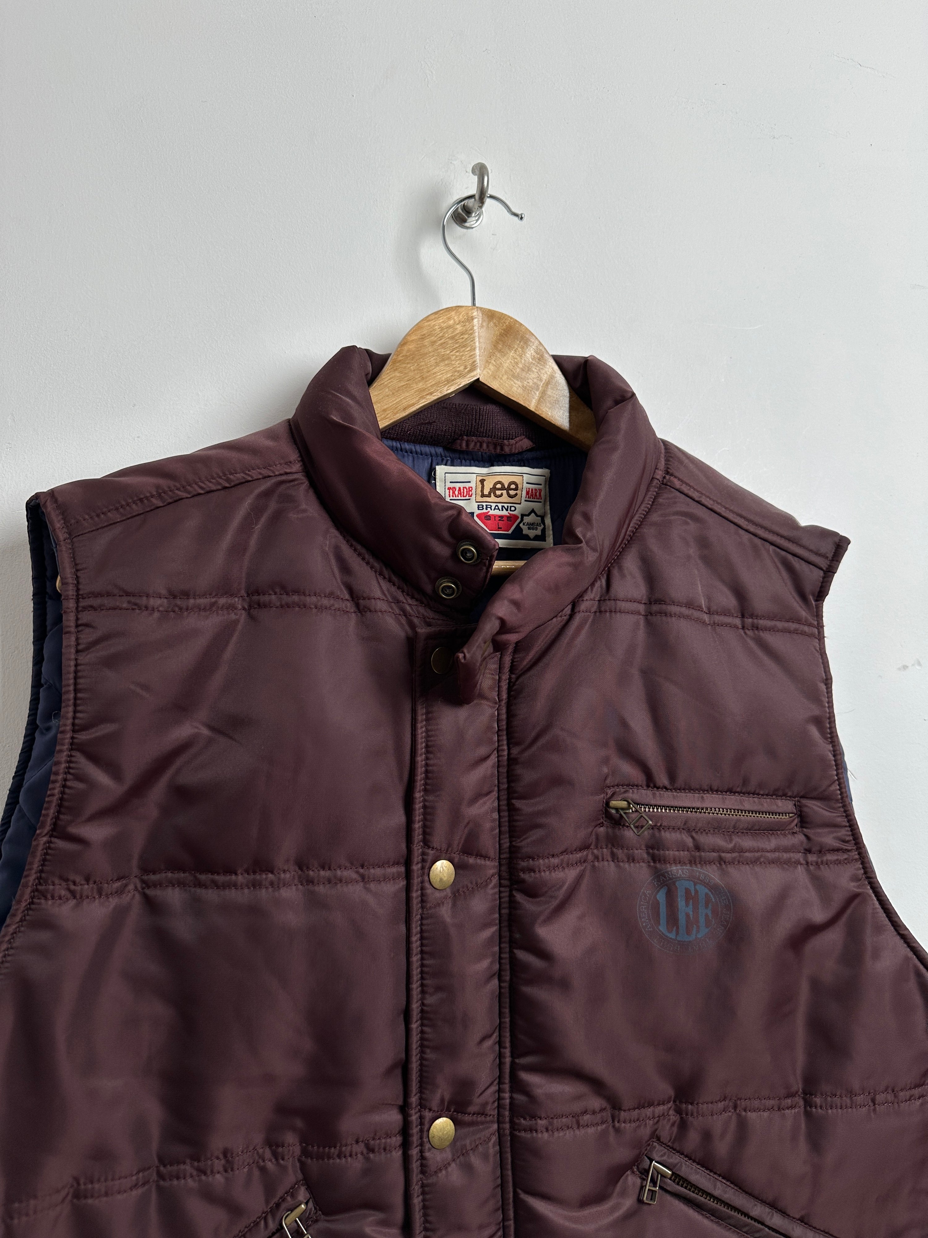 Lee puffer vest in burgundy