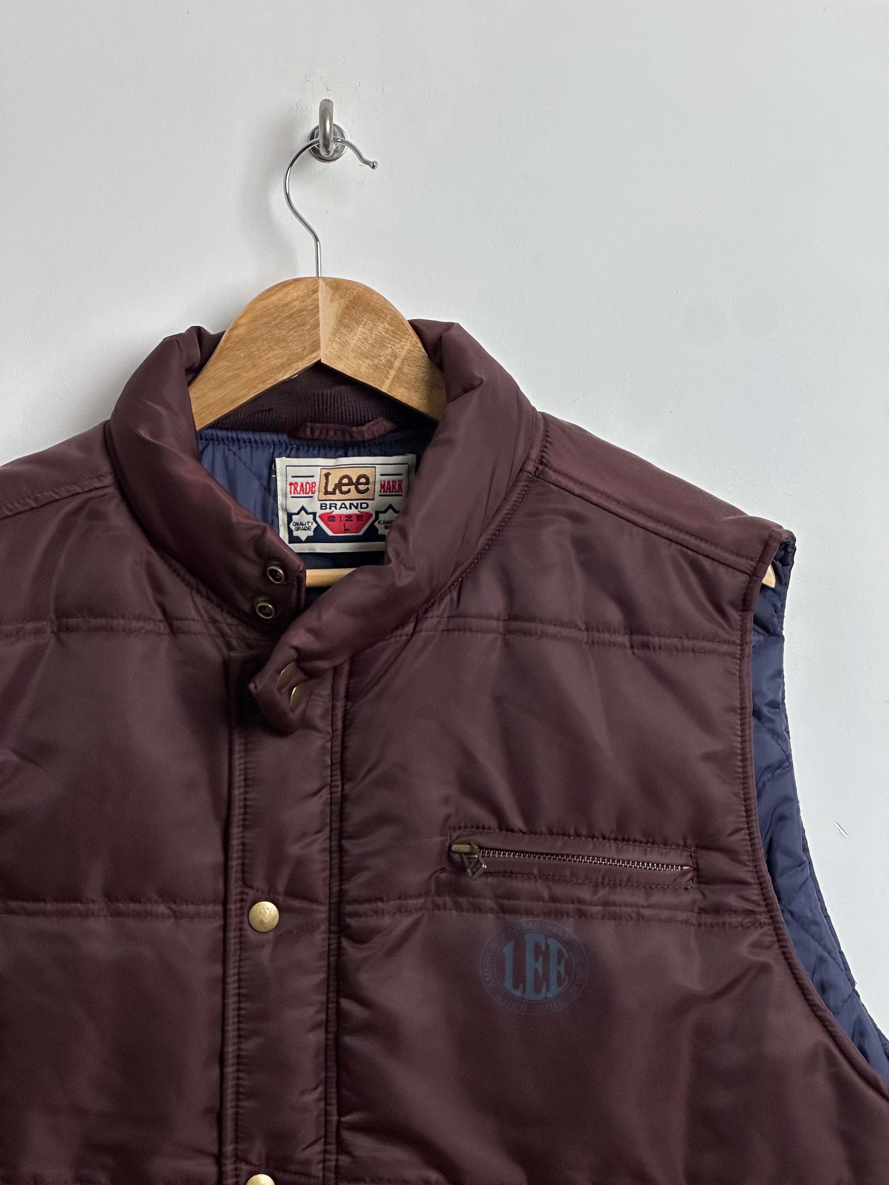 Lee puffer vest in burgundy