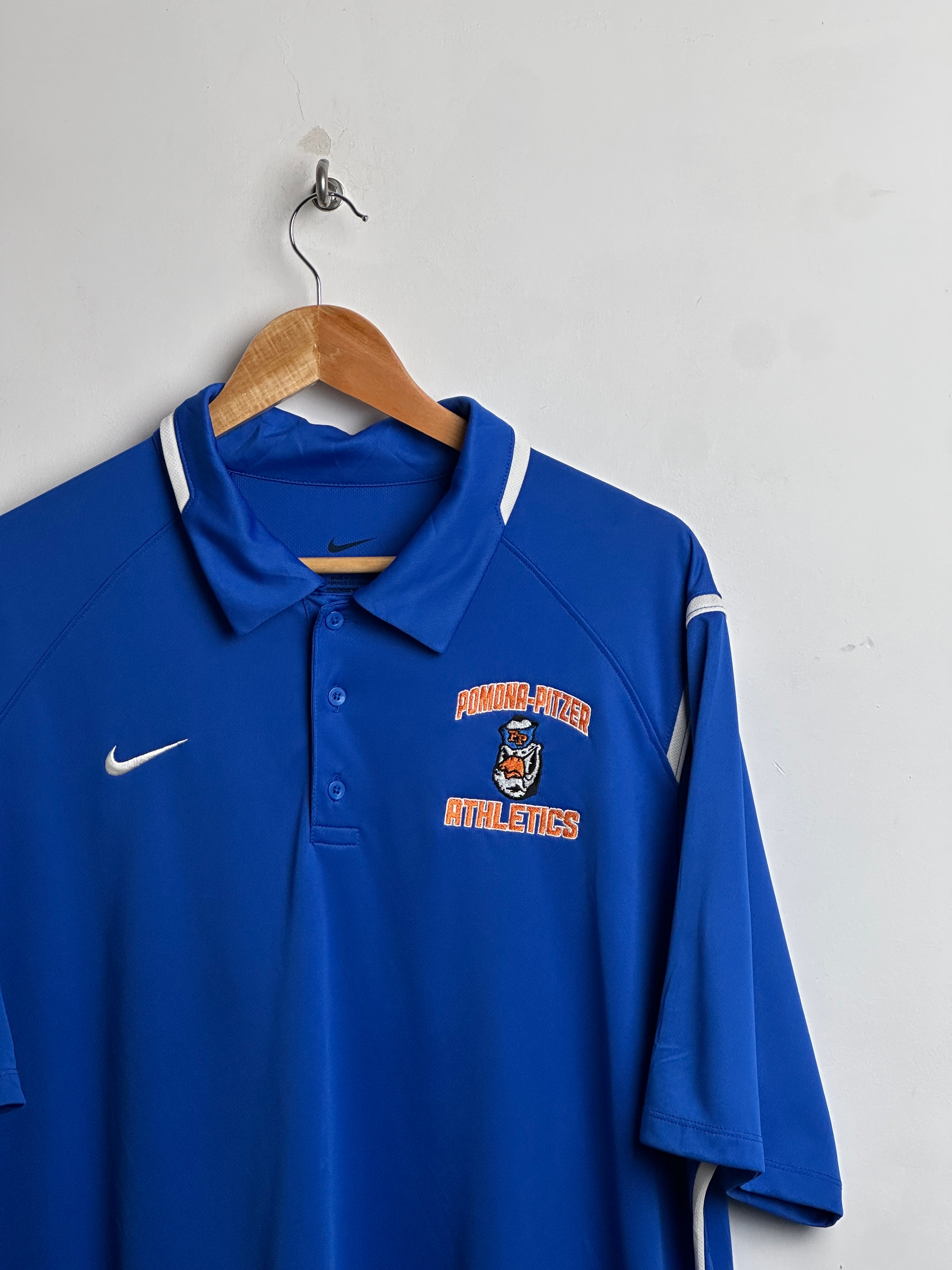 NIKE Pomona-Pitzer Athletics short sleeve t-shirt - thrift.mt