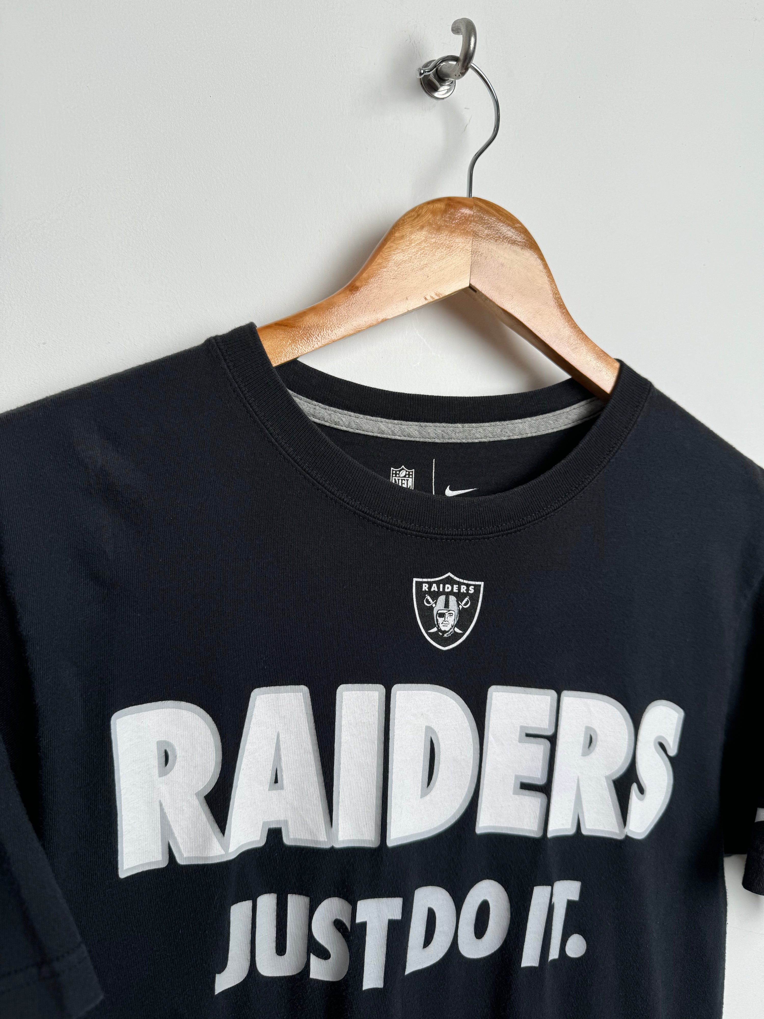 NIKE Raiders tee in black