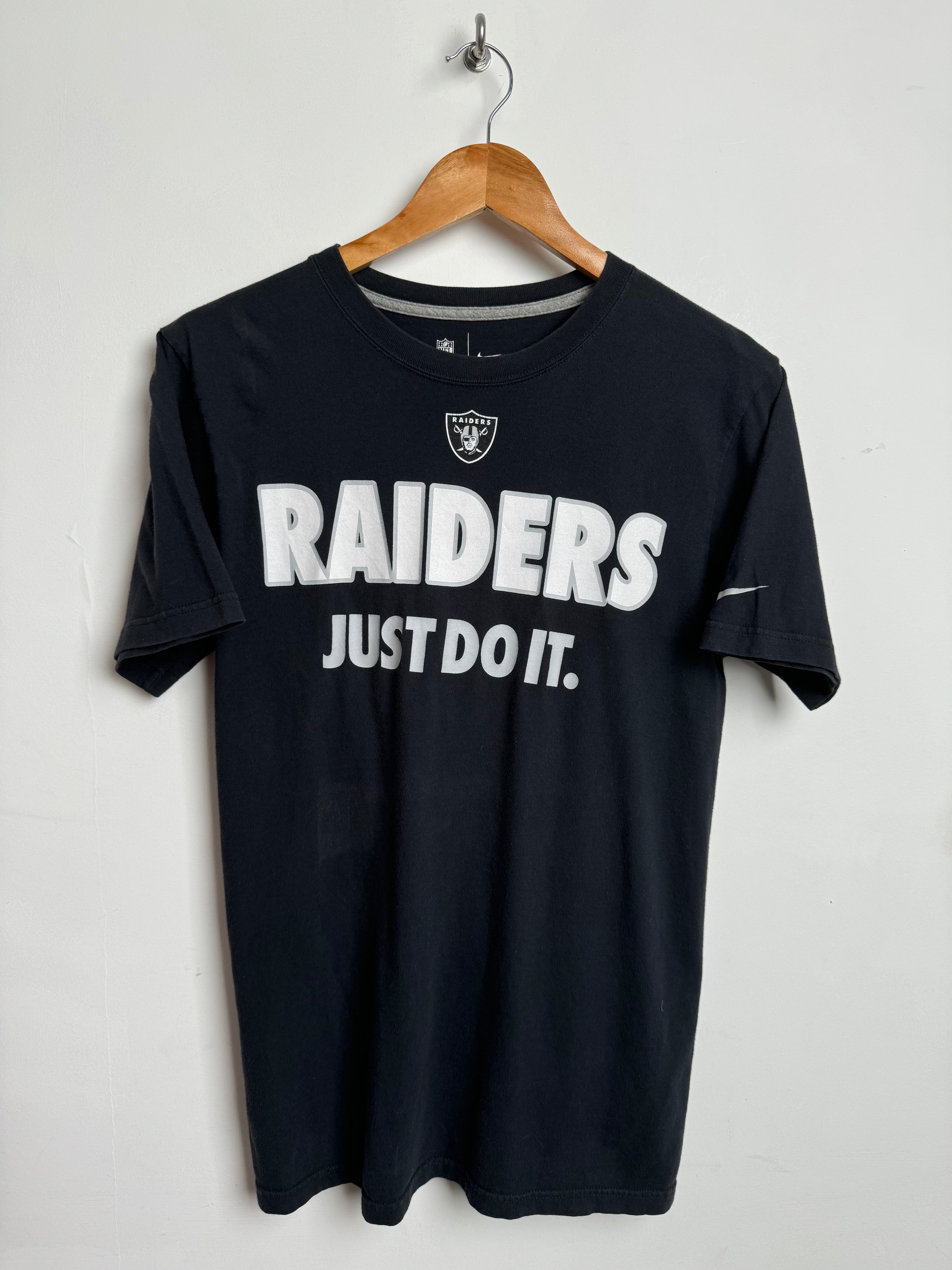 NIKE Raiders tee in black