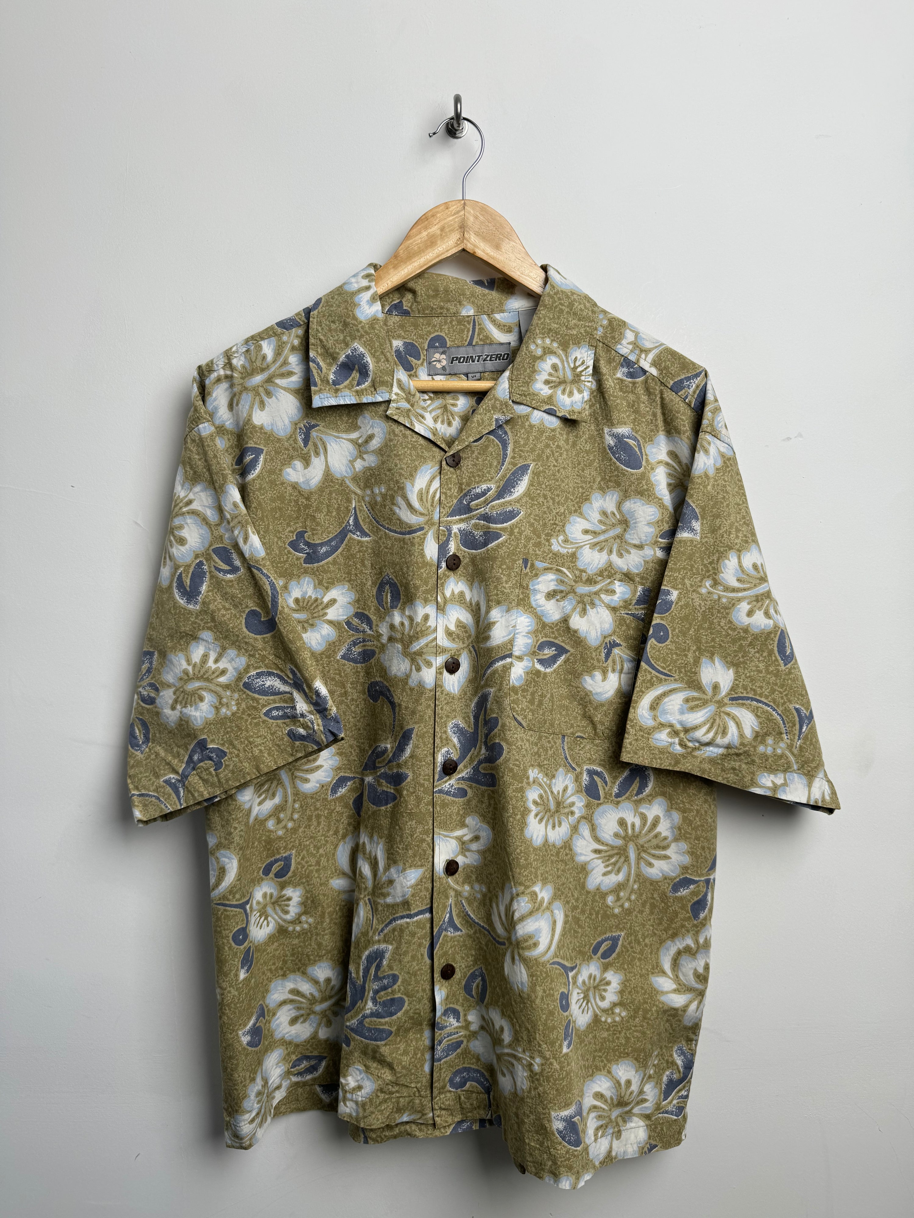 POINT ZERO vintage short sleeve shirt in beige with blue floral pattern